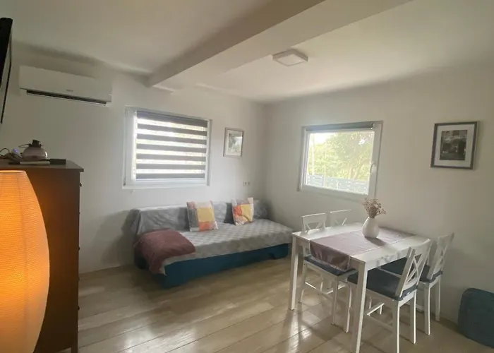 아파트 Viva 2 로비니